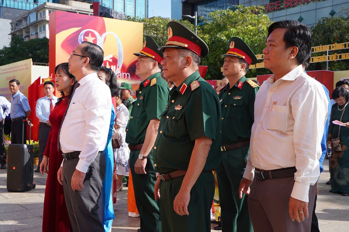 Kỷ nguyên độc lập, thống nhất đất nước đến kỷ nguyên vươn mình của dân tộc - 6