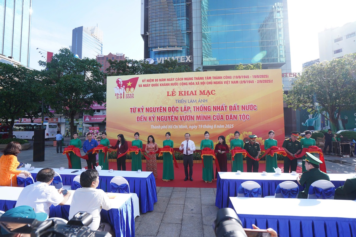 Kỷ nguyên độc lập, thống nhất đất nước đến kỷ nguyên vươn mình của dân tộc - 2