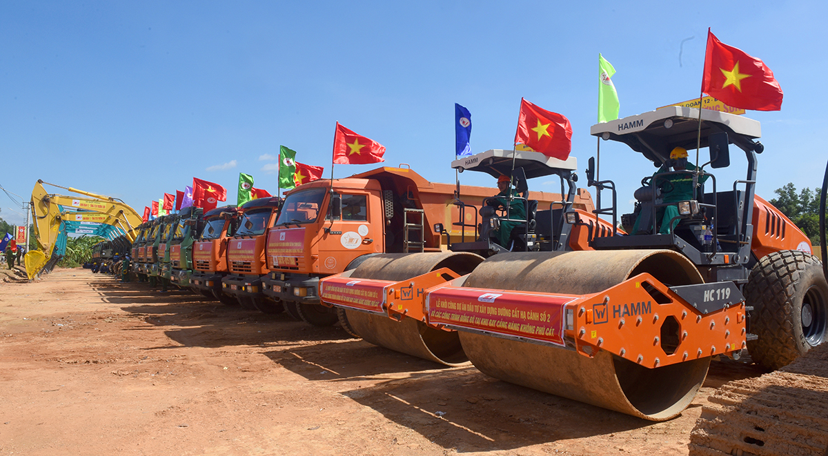 khoi cong nhieu du an tai cang hang khong phu cat - 3