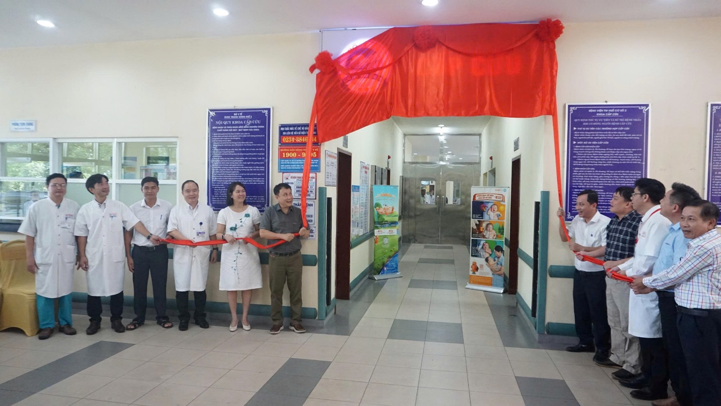 Đưa vào hoạt động Phòng Tiêm chủng vắc xin hiện đại - 1