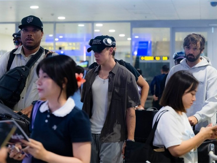 The Kid LAROI đến Việt Nam trong đêm, dân mạng rần rần 