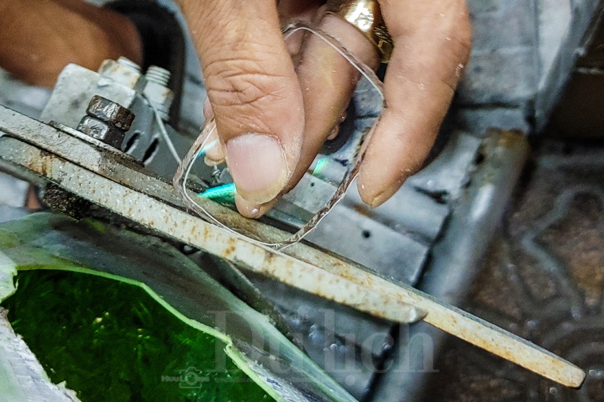Phường Xuân Hòa có con phố chuyên phục vụ ‘cửa sổ tâm hồn’ - 2
