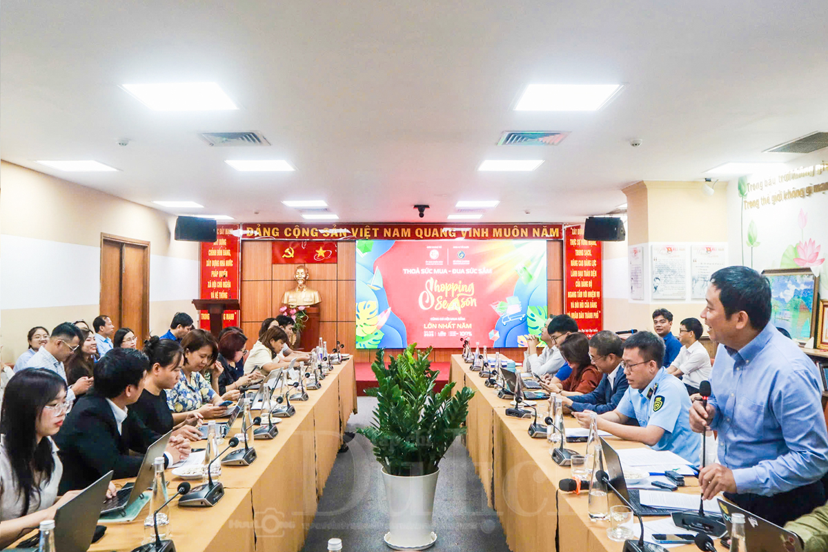 TP.HCM mở 'cung đường mua sắm dưới lòng đất', hàng hiệu giảm giá đến 80% - 3