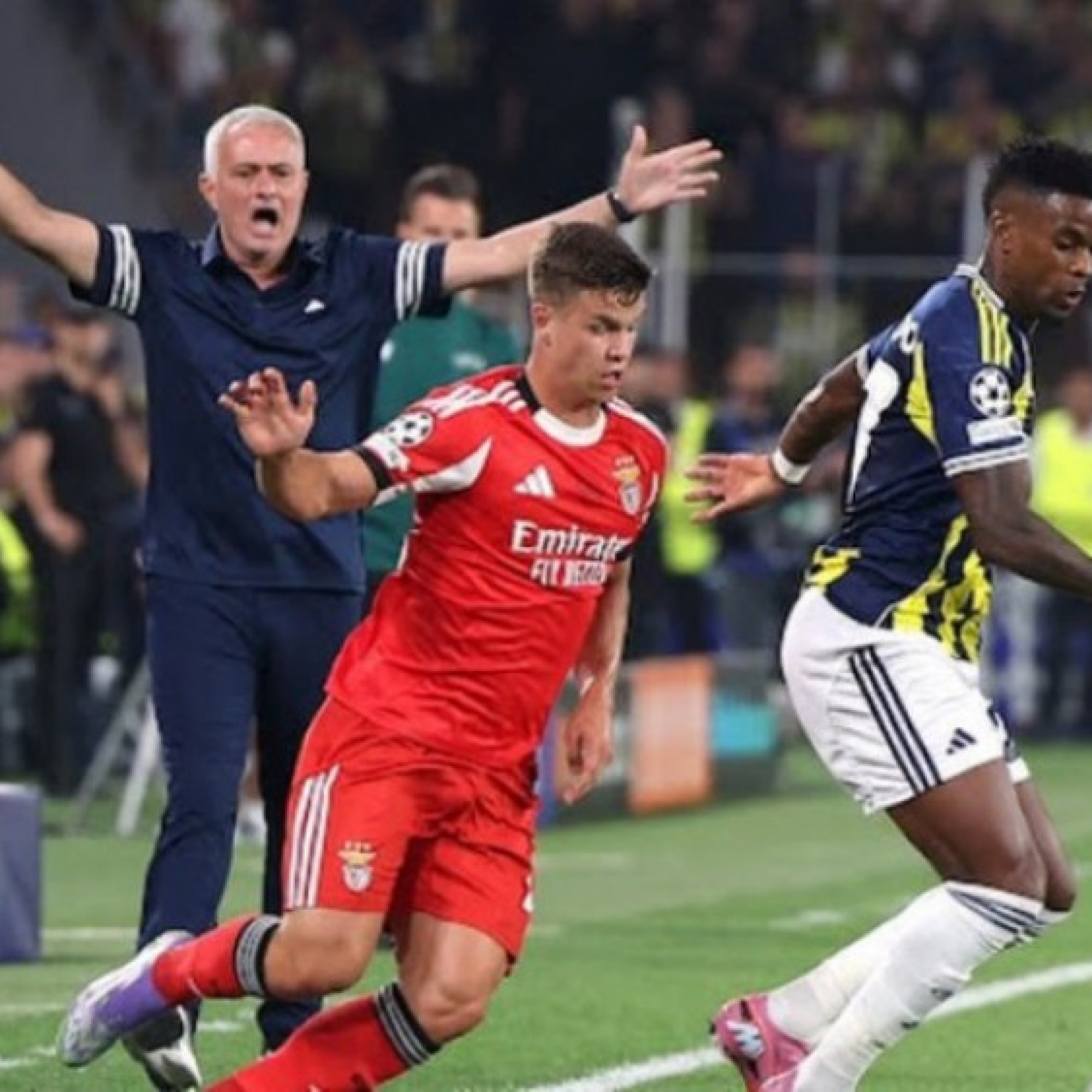  - Video bóng đá Fenerbahce - Benfica: Thế trận khó lường cho đội Mourinho (Cúp C1)