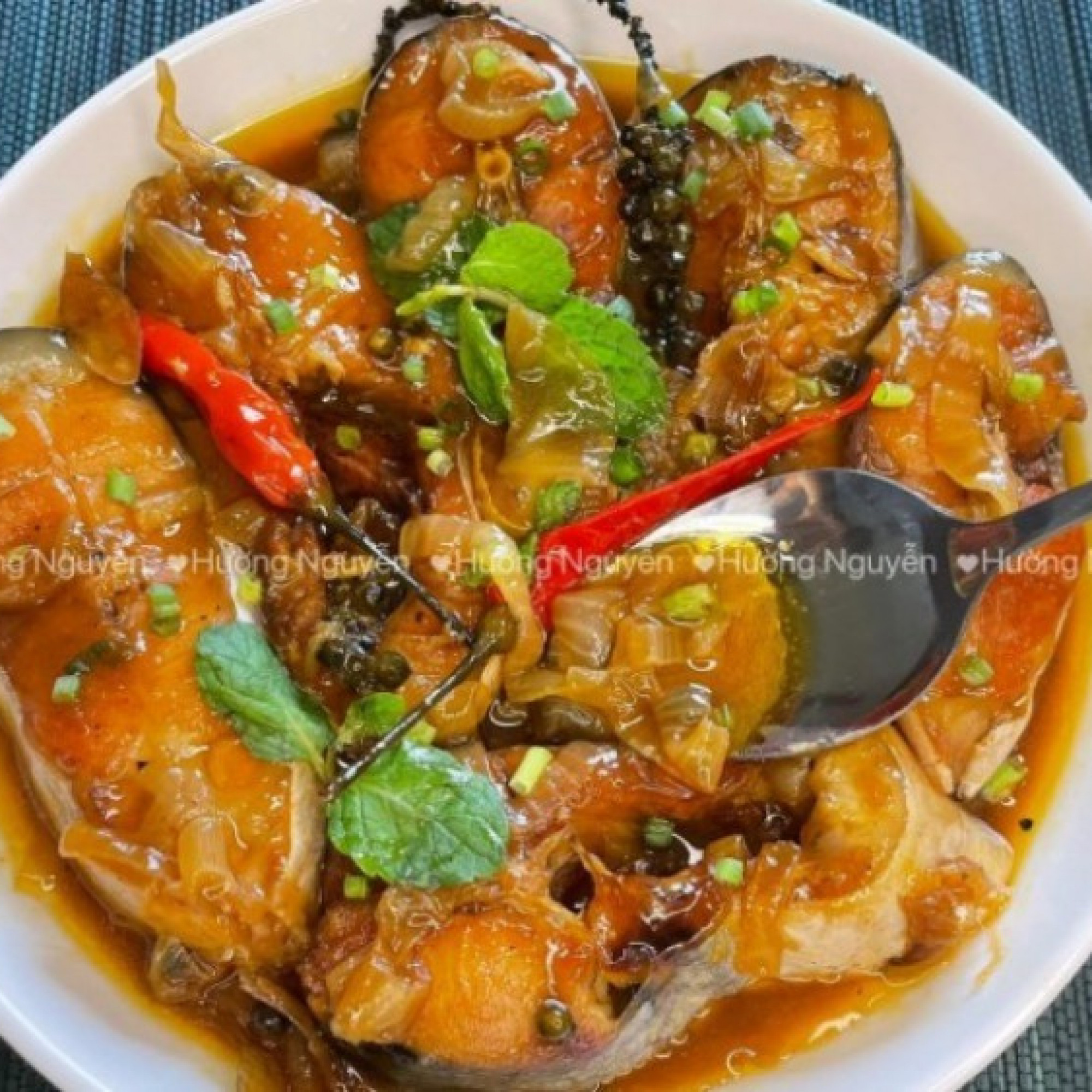  - Loại cá rẻ tiền nhưng bổ dưỡng kho cùng nước dừa siêu ngon