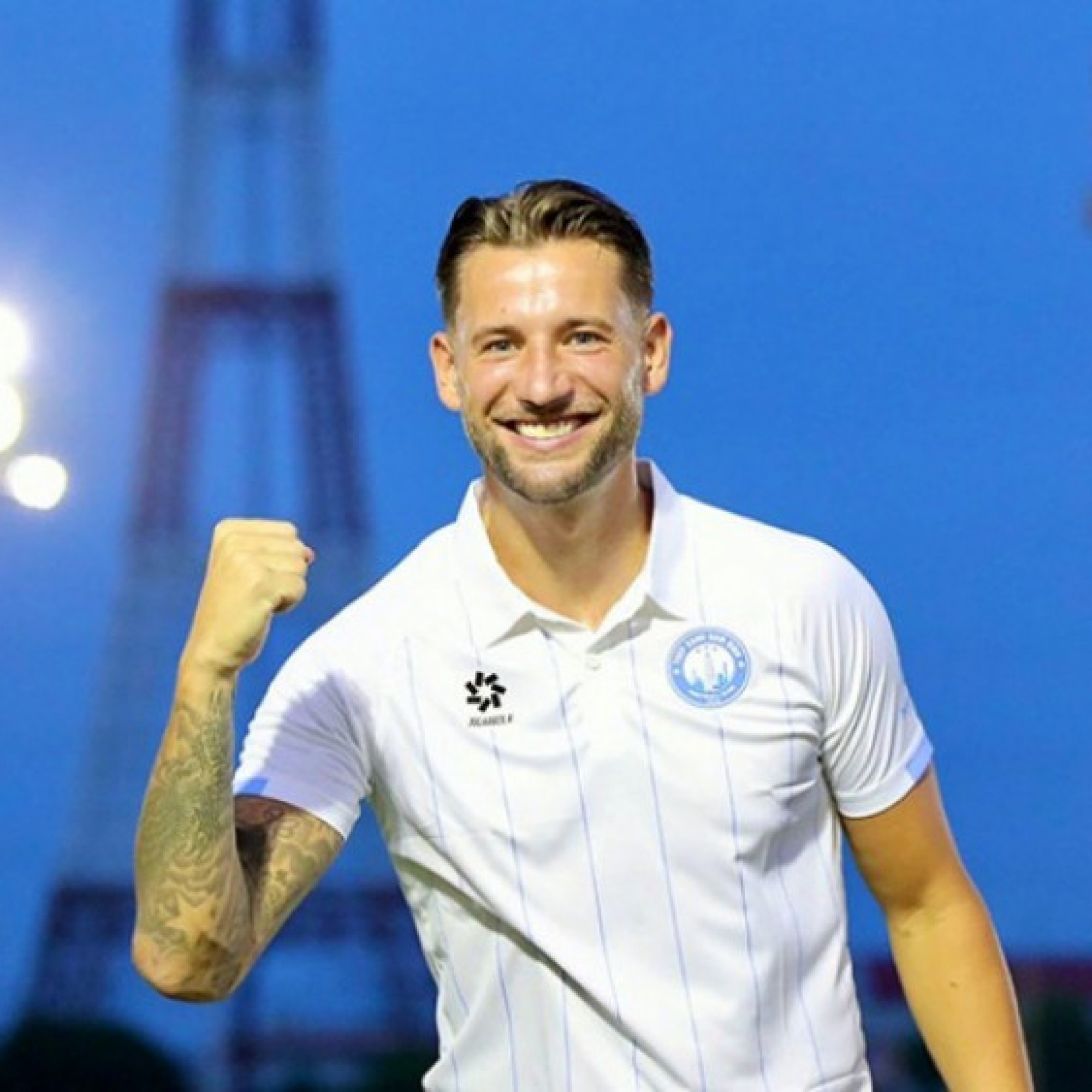  - CLB Nam Định chiêu mộ cựu sao Ajax, đồng đội cũ Onana & De Jong đến V-League