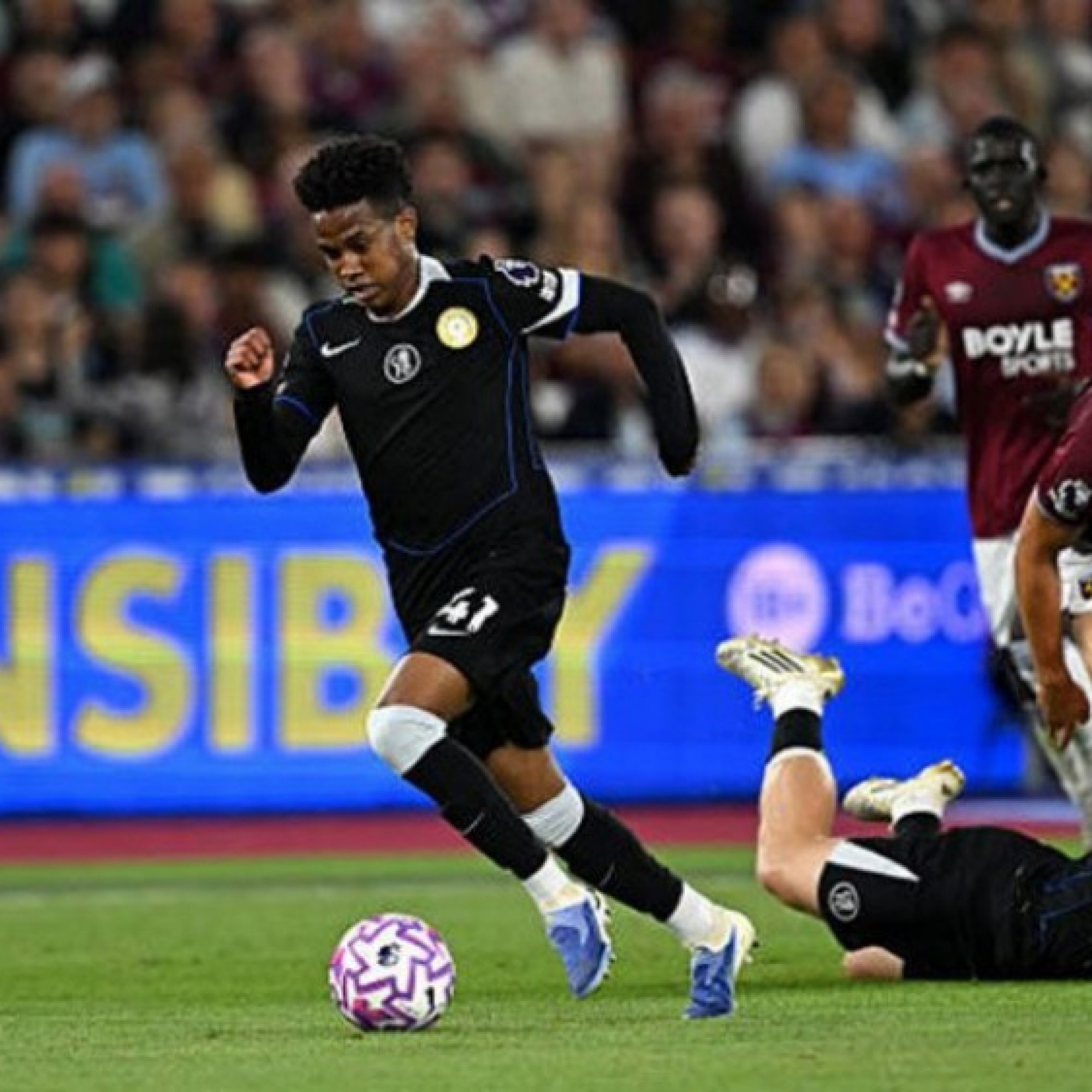  - Kết quả bóng đá West Ham - Chelsea: Tuyệt phẩm mở điểm, ác mộng nối tiếp (Ngoại hạng Anh)