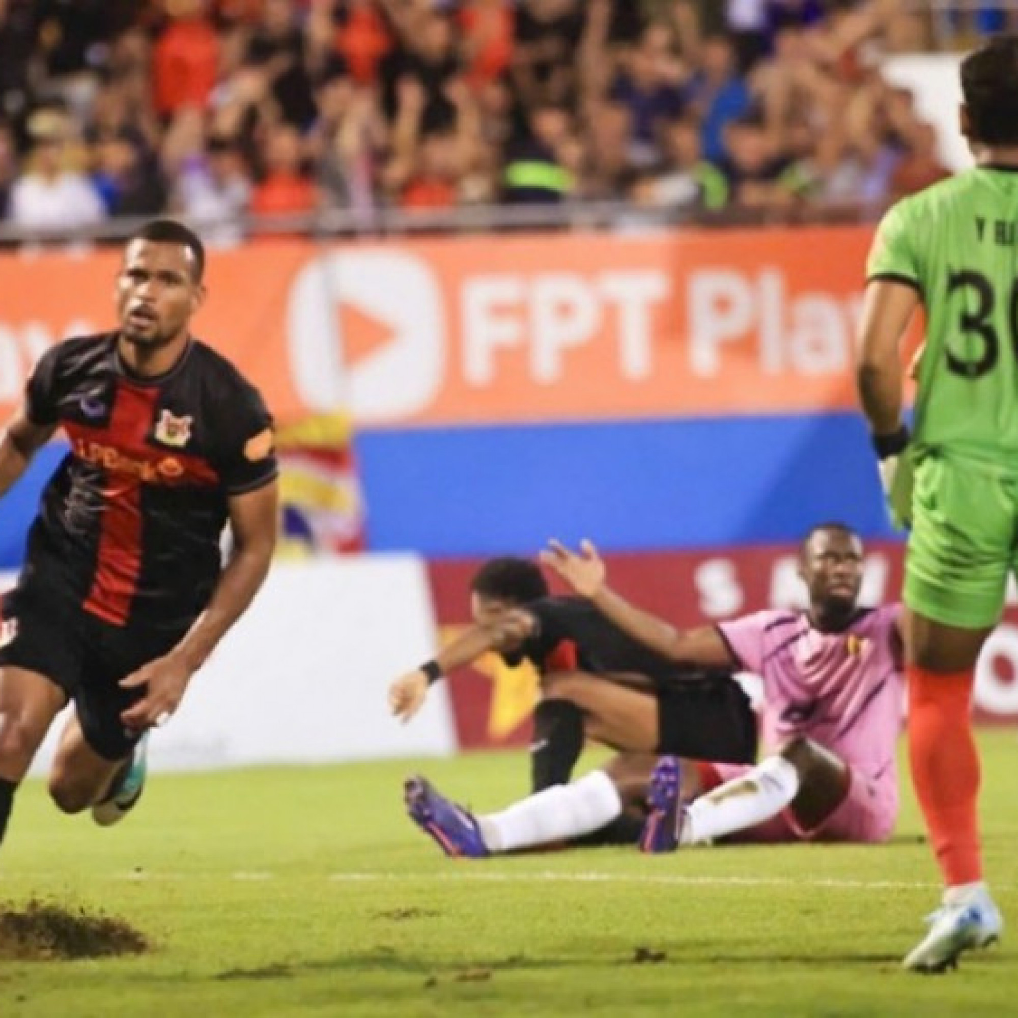  - Video bóng đá Ninh Bình - Thanh Hóa: Sụp đổ sau 31 phút (V-League)