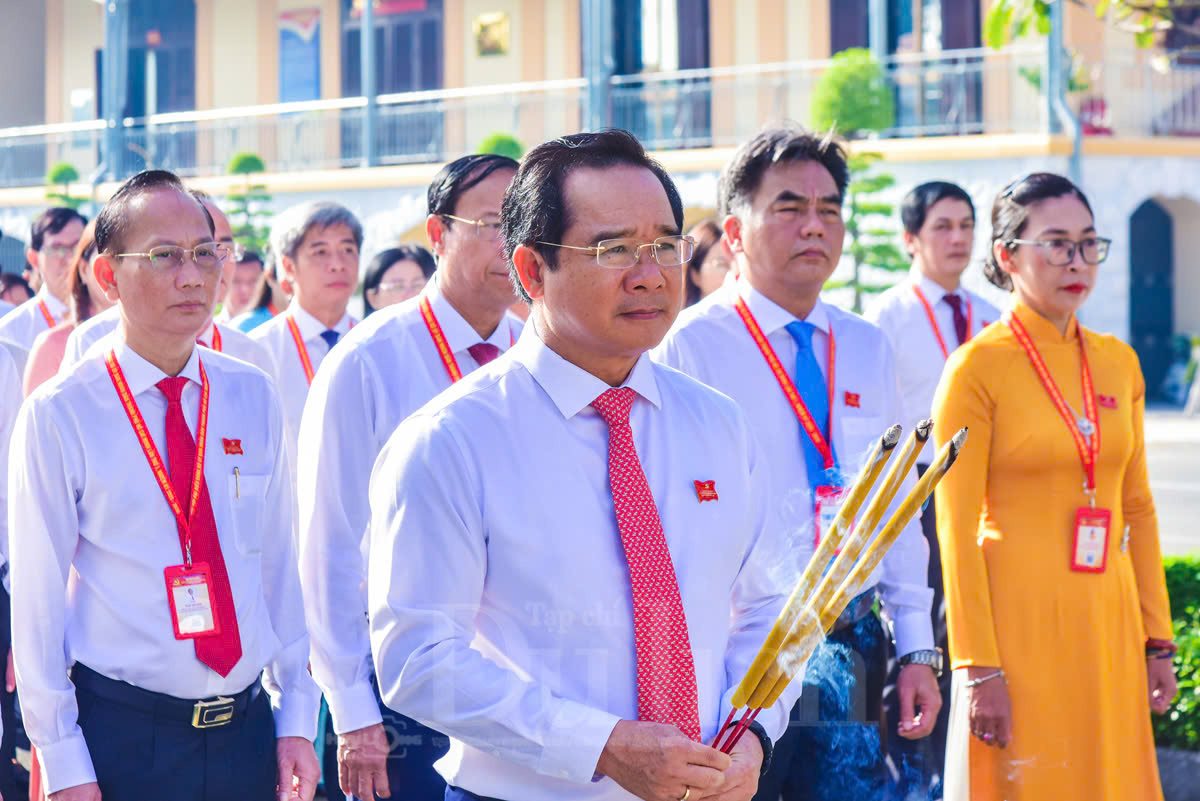 Khai mạc Đại hội đại biểu Đảng bộ Ủy ban Nhân dân TP.HCM lần thứ I - 1