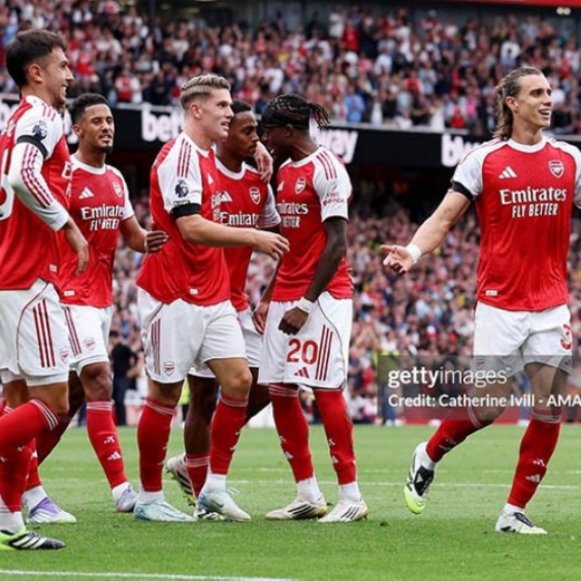  - Arsenal đại thắng Leeds 5-0: Bản lĩnh "Pháo thủ", Gyokeres đe dọa Ngoại hạng Anh