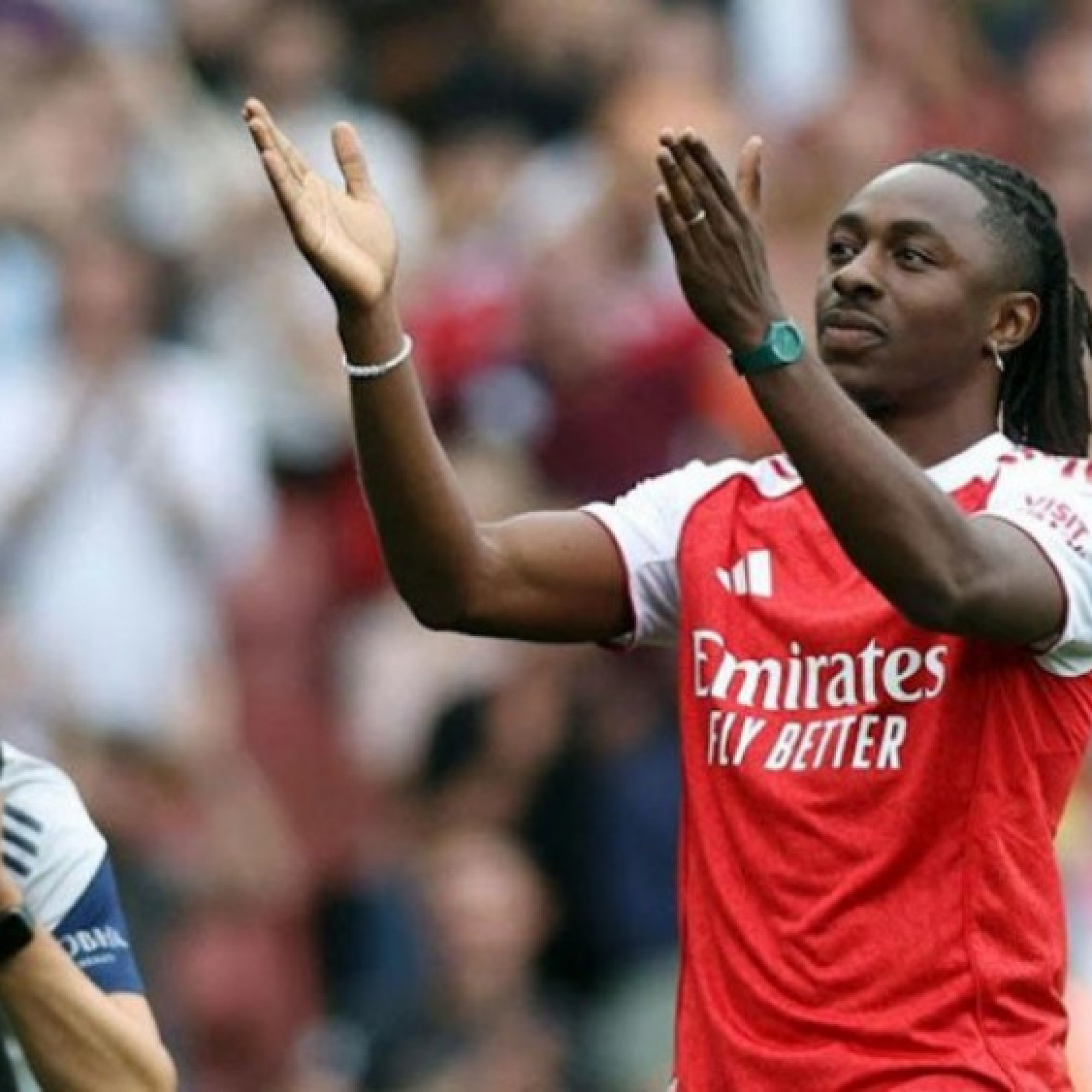  - Arsenal gặp "ác mộng" sau 2 vòng: Cờ đến tay Eze, thử tài của HLV Arteta