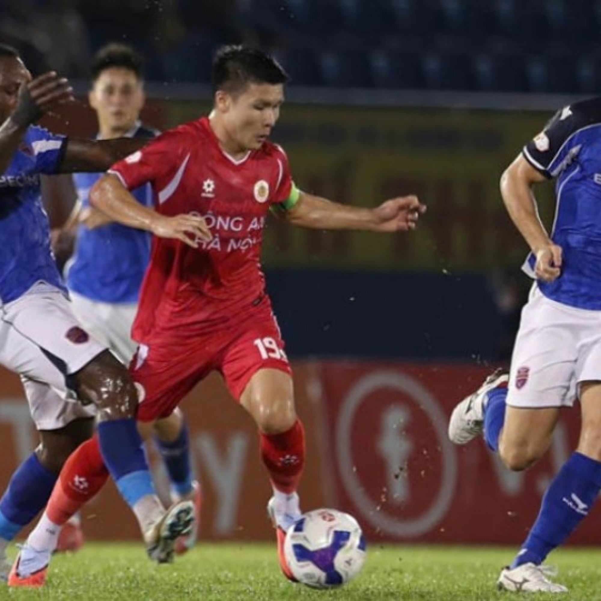  - Video bóng đá Becamex TP.HCM - Công an Hà Nội: Quang Hải rực sáng, thẻ đỏ bước ngoặt (V-League)