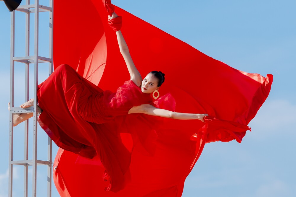 Vietnam’s Next Top Model 2025: Giang Phùng "vươn mình" như chiến binh, Trà My bật khóc - 4