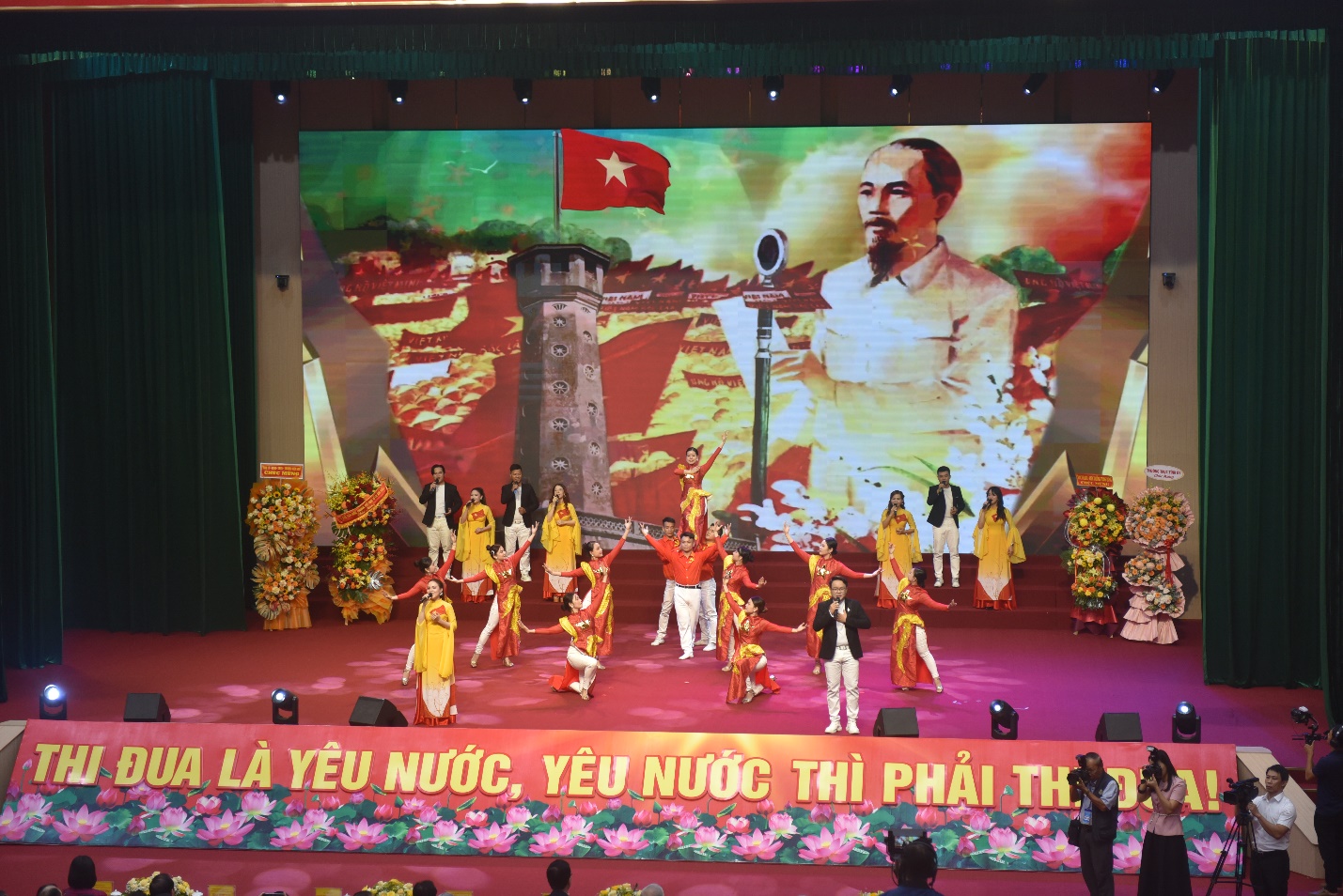 dai hoi thi dua yeu nuoc tinh quang ngai khoi day chuoi gia tri cao dep. - 4