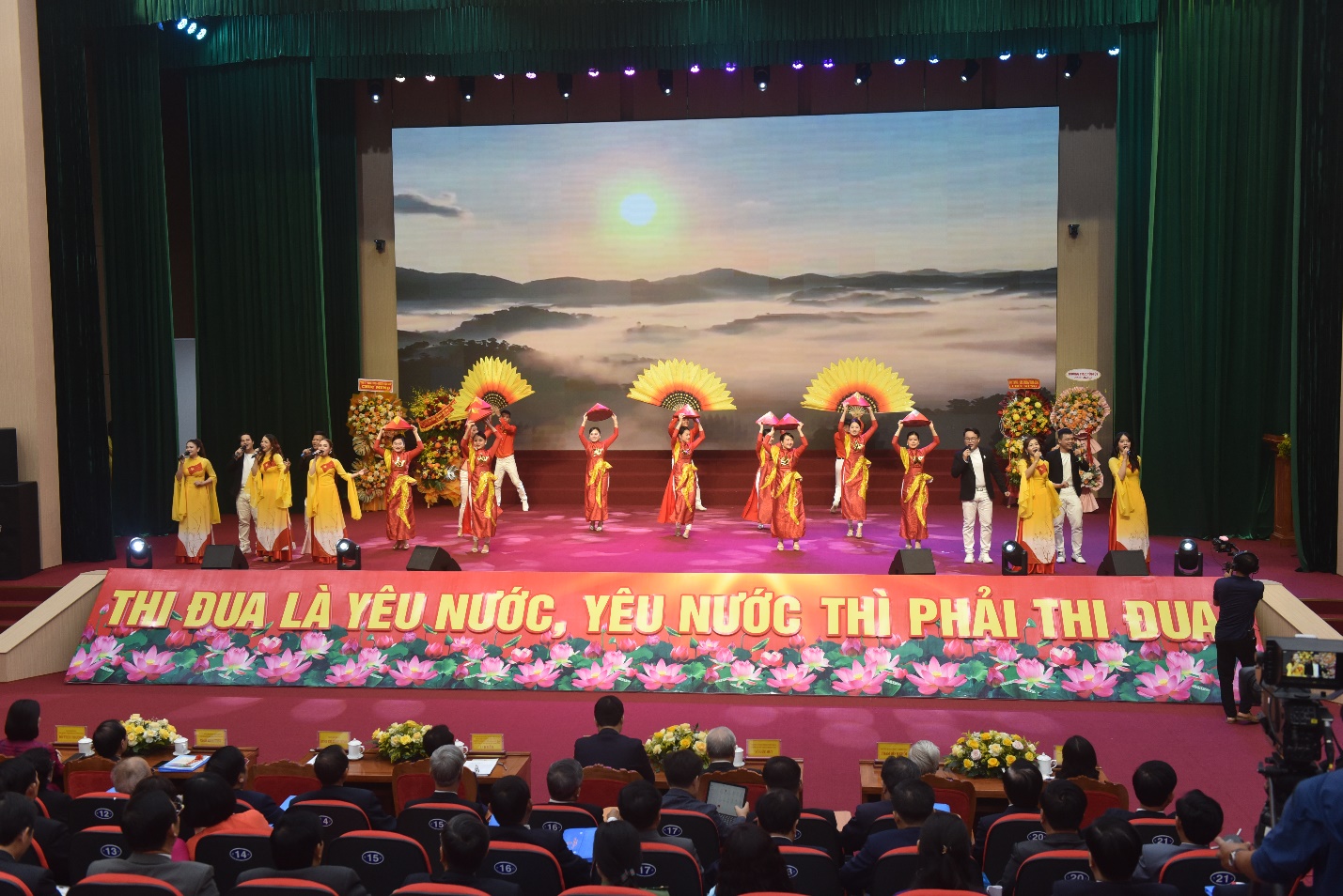 dai hoi thi dua yeu nuoc tinh quang ngai khoi day chuoi gia tri cao dep. - 5