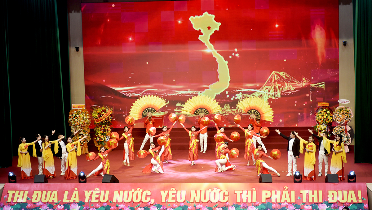 dai hoi thi dua yeu nuoc tinh quang ngai khoi day chuoi gia tri cao dep. - 2