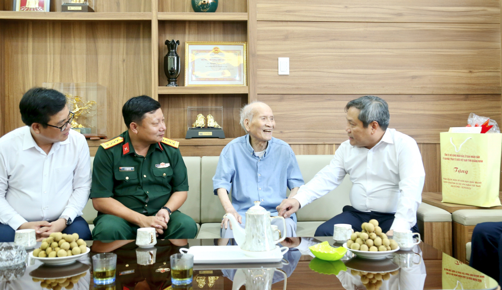Quảng Ninh phân bổ  hơn 71 tỷ  tặng quà người có công nhân dịp Quốc Khánh - 1