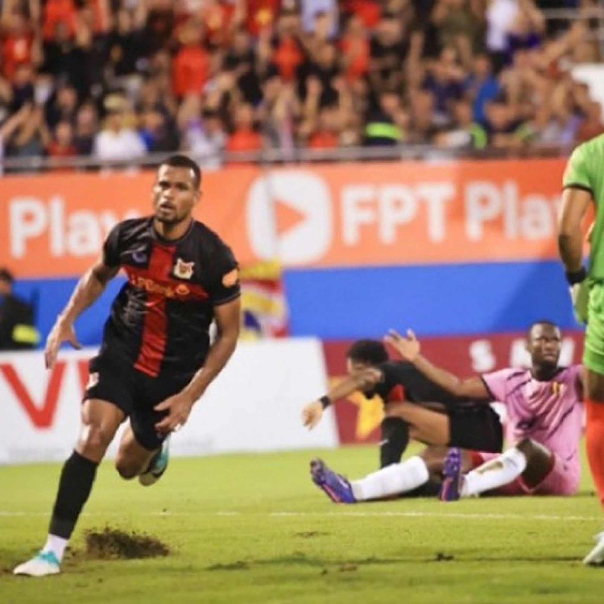  - Trực tiếp bóng đá Đà Nẵng - Ninh Bình: Quyết tâm nối dài mạch toàn thắng (V-League)