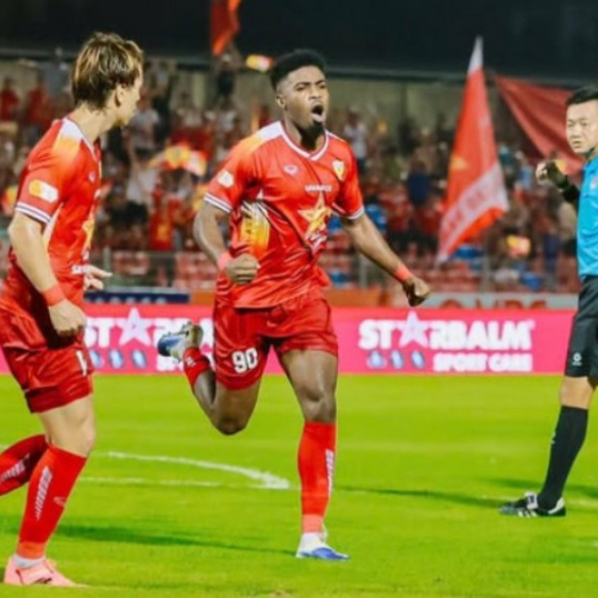  - Video bóng đá Hà Tĩnh - Thanh Hóa: Ngoại binh tỏa sáng kịp thời (V-League)