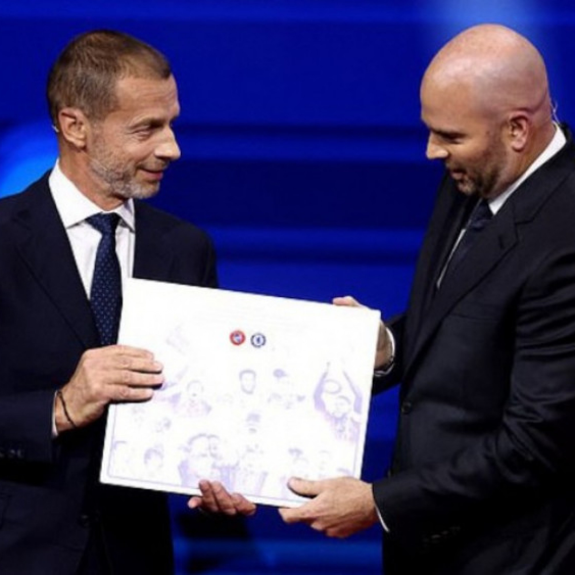  - Trực tiếp bốc thăm vòng bảng Cúp C1: Chelsea, Ibrahimovic được UEFA vinh danh
