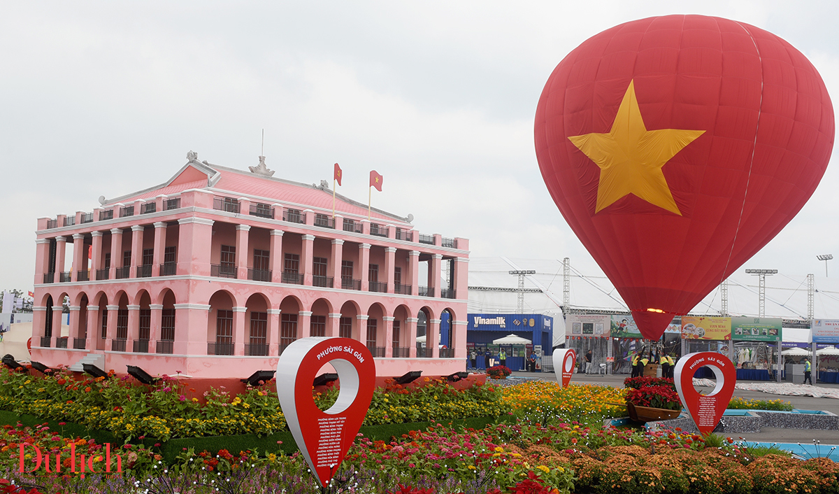 trien lam hanh trinh 300 nam kien tao tp.ho chi minh thu hut du khach - 2