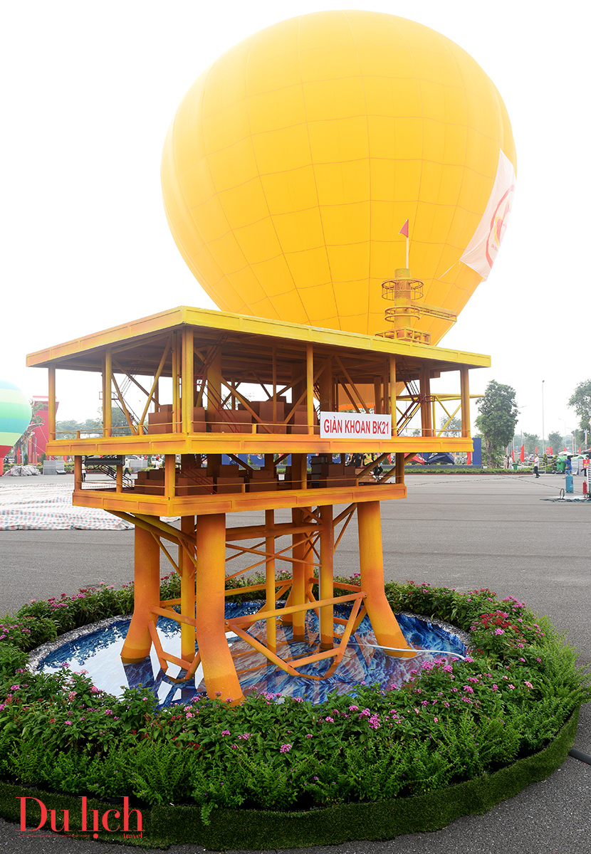 trien lam hanh trinh 300 nam kien tao tp.ho chi minh thu hut du khach - 8