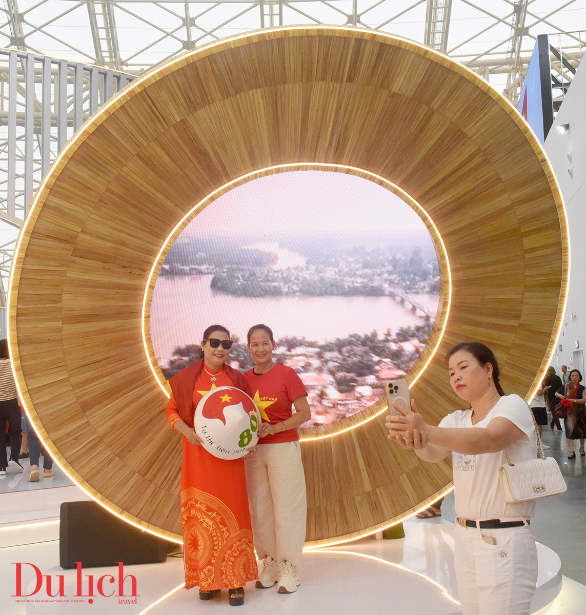 trien lam hanh trinh 300 nam kien tao tp.ho chi minh thu hut du khach - 10
