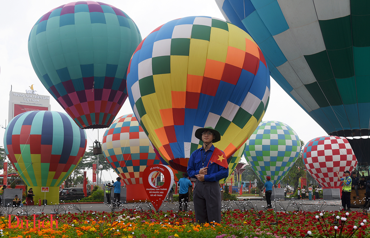 trien lam hanh trinh 300 nam kien tao tp.ho chi minh thu hut du khach - 5