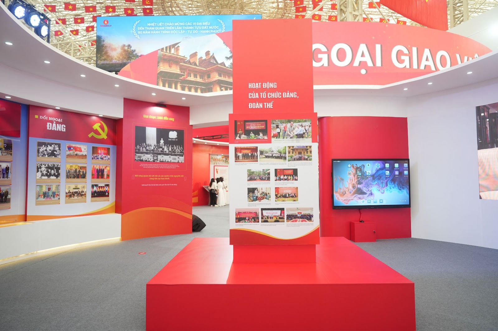 check-in khong gian trien lam 80 nam phung su dan toc cua nganh ngoai giao viet nam - 7