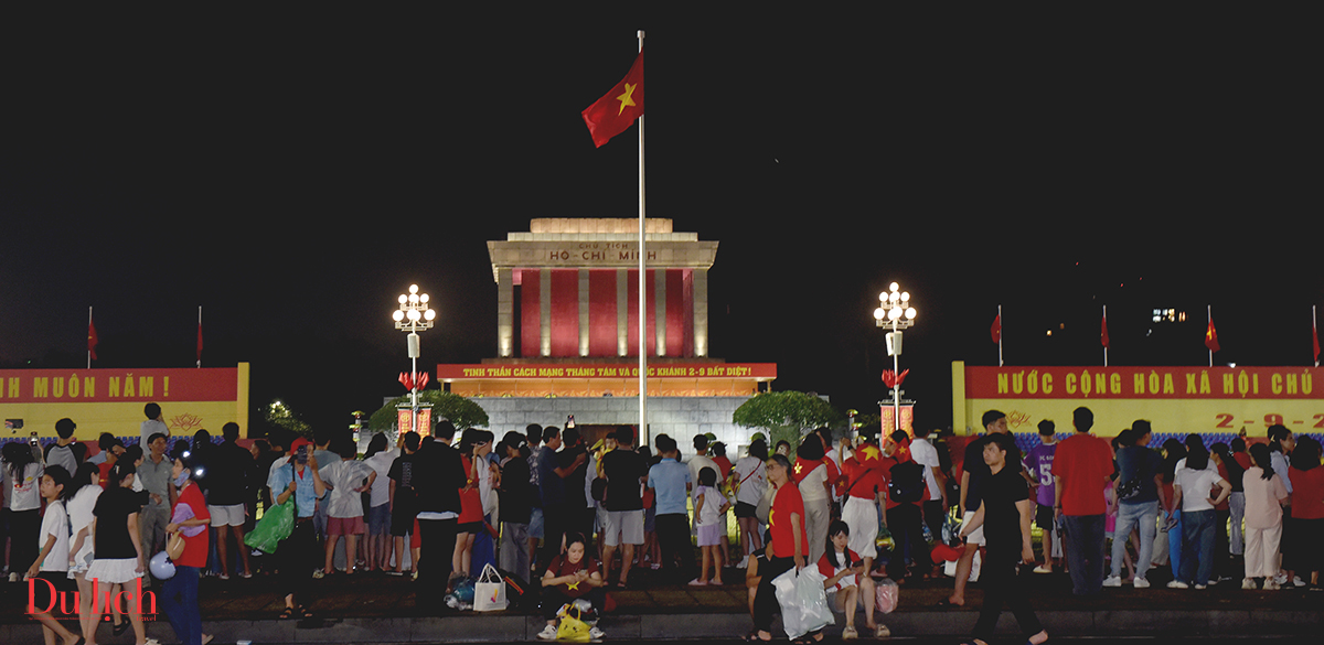 hang nghin nguoi dan, du khach do ve quang truong ba dinh don xem tong duyet dieu binh - 12