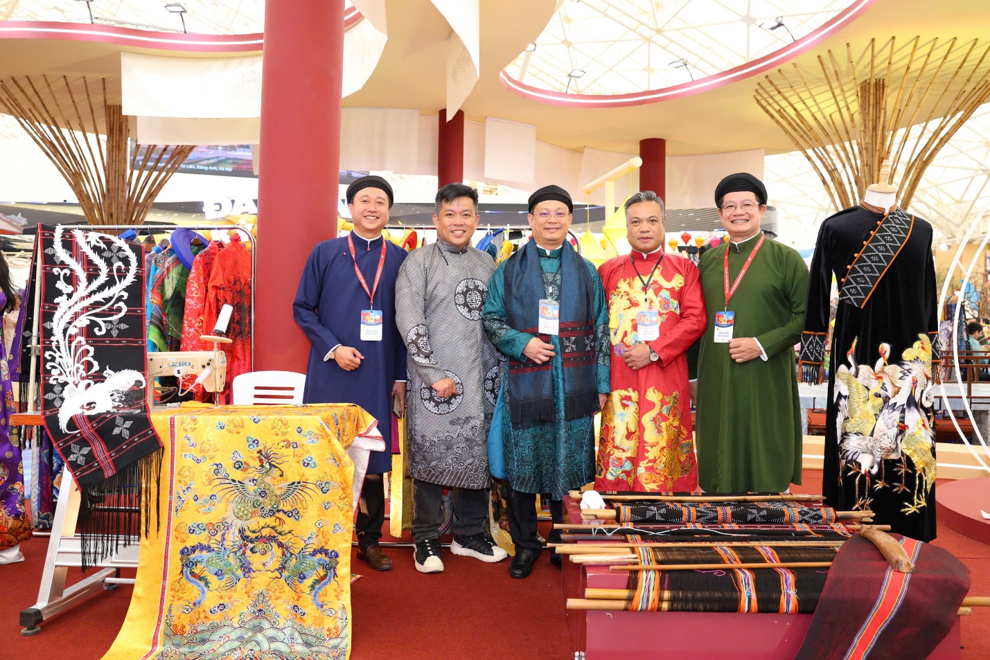 Đến Trung tâm Triển lãm Quốc gia ngắm di sản, thưởng thức ẩm thực Huế - 3