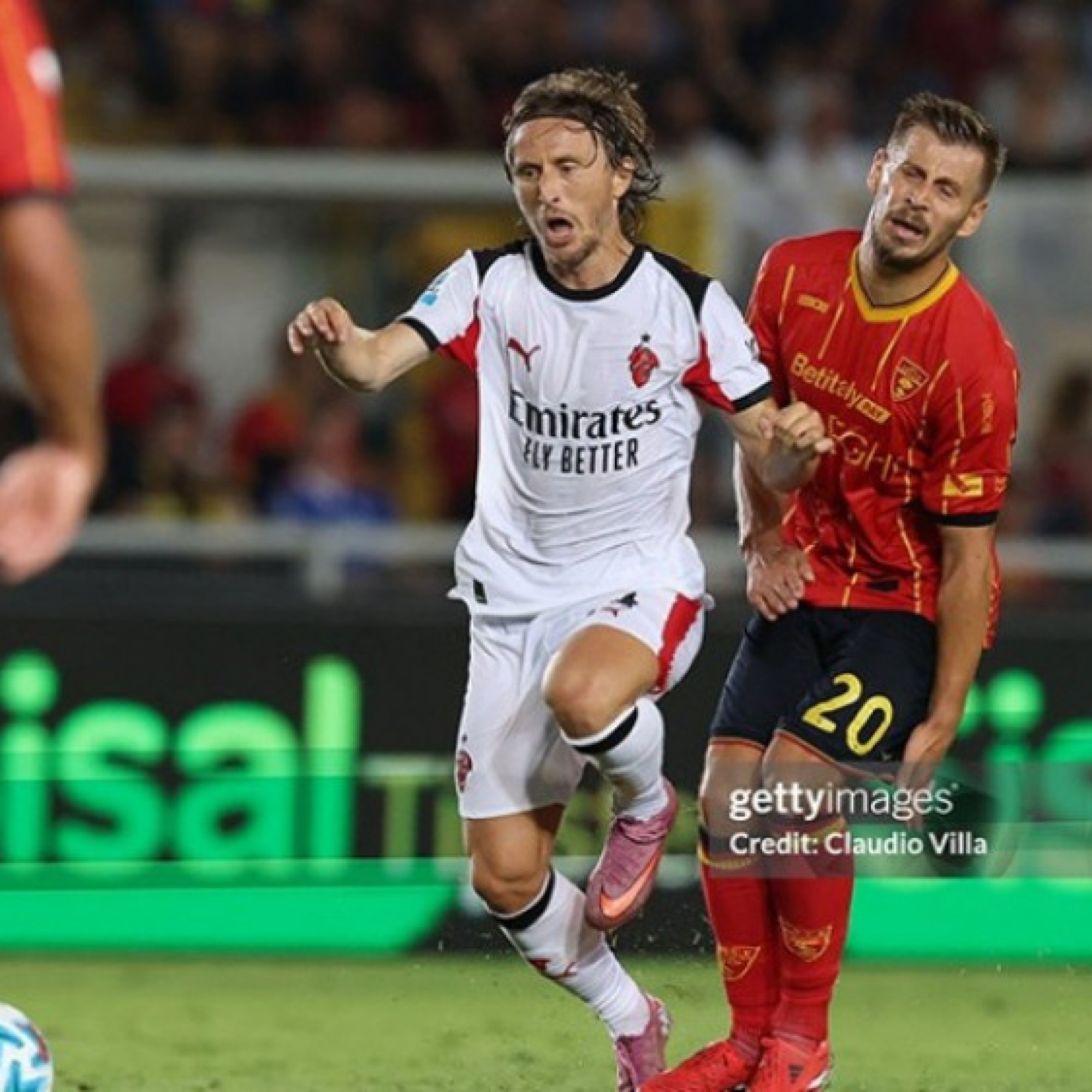  - Video bóng đá Lecce - AC Milan: Modric kiến tạo, tưng bừng hiệp 2 (Serie A)