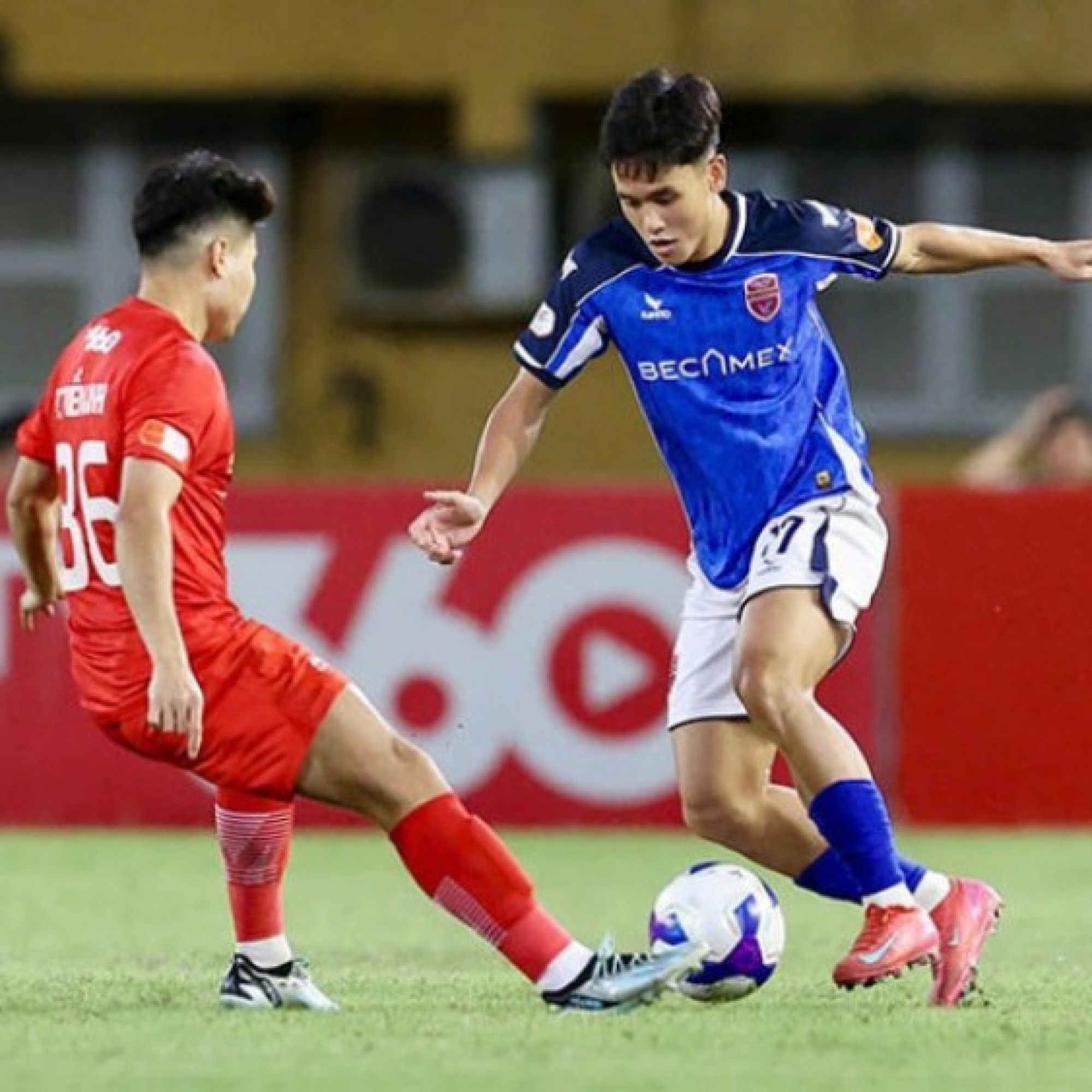  - Video bóng đá Thể Công Viettel - Becamex TP HCM: Sức ép liên hồi, cột dọc cứu thua (V-League)