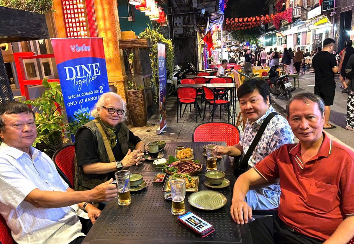 Mưa đêm phố cổ - 8