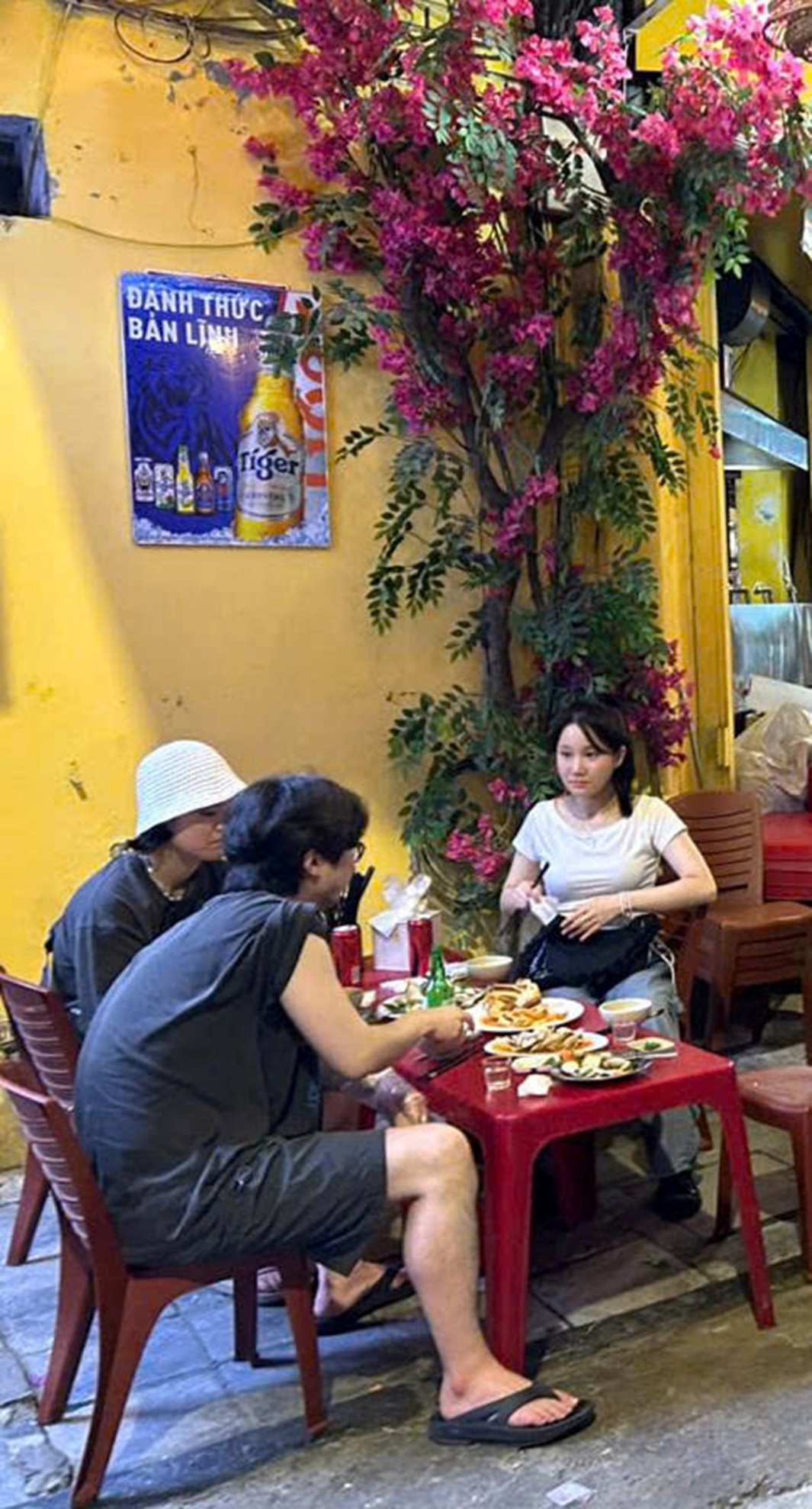 Mưa đêm phố cổ - 13