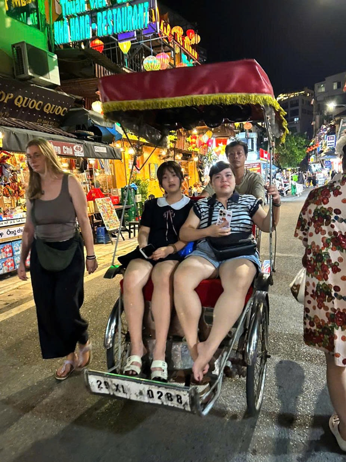 Mưa đêm phố cổ - 2