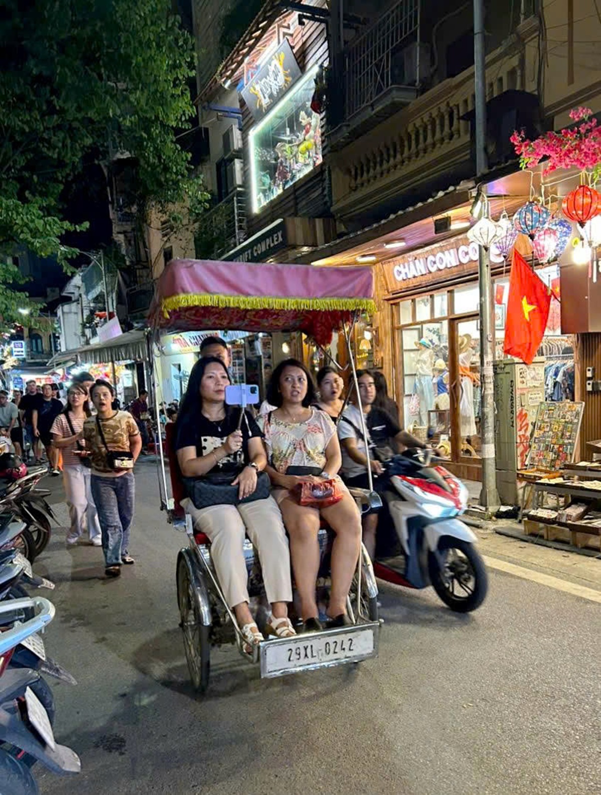 Mưa đêm phố cổ - 3