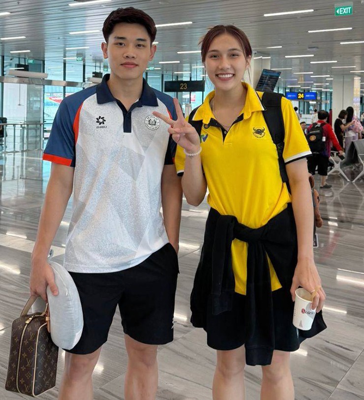Hot girl bóng chuyền Lan Vy được “đẩy thuyền” với tiền đạo Đình Bắc, Đặng Hồng về quê livestream - 1