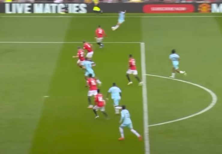 MU thắng hú vía Burnley: Vừa mừng vừa lo, Amorim chứng minh 3-4-3 không sai - 3