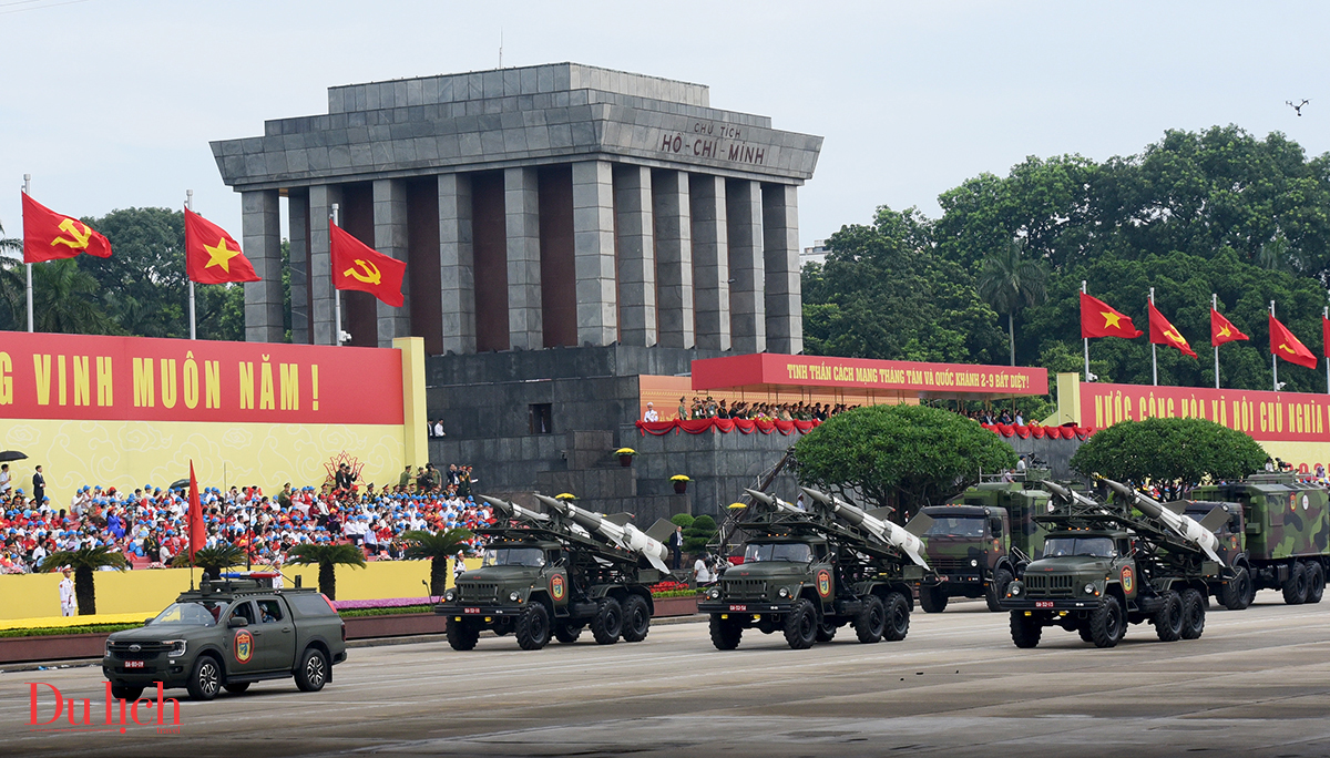 gian khi tai hien dai trong tong duyet cap nha nuoc le ky niem, dieu binh quoc khanh 2/9 - 15