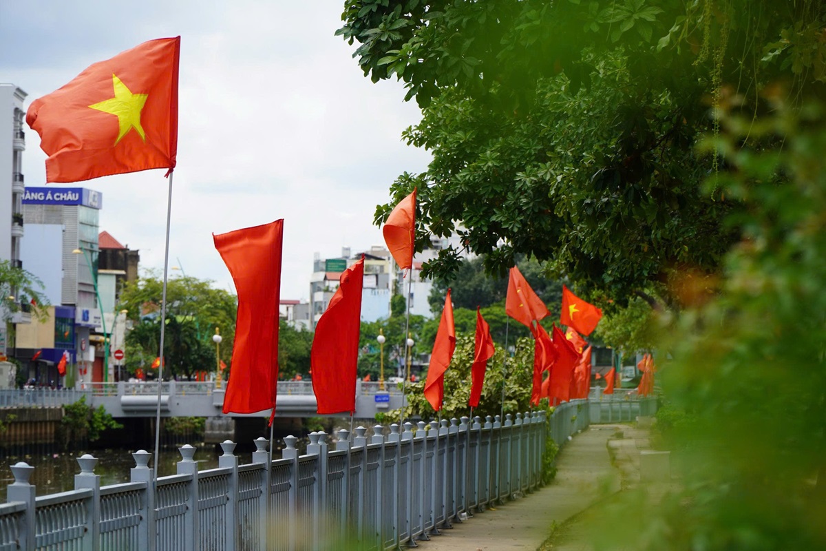 sac do sao vang phu kin khong gian tp.hcm trong dip le quoc khanh - 1