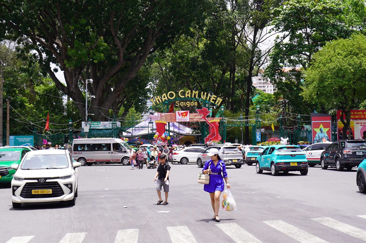 sac do sao vang phu kin khong gian tp.hcm trong dip le quoc khanh - 6