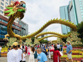  - Tăng tốc du lịch và kinh tế: Phân công công tác mới của lãnh đạo TP.HCM