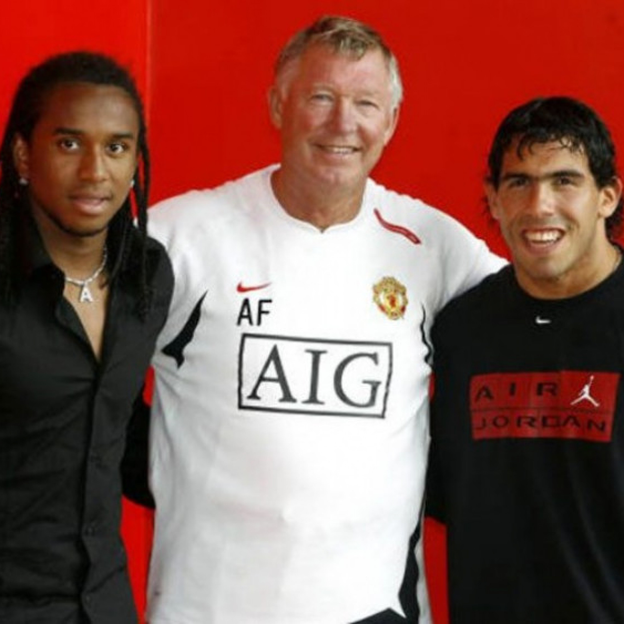  - Những mùa chuyển nhượng đỉnh nhất NHA: MU chiêu mộ Tevez, Chelsea thống trị với Drogba