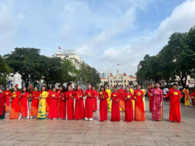  - Sức hút từ ưu đãi và tour lịch sử: Du lịch TP.HCM "bùng nổ" dịp lễ