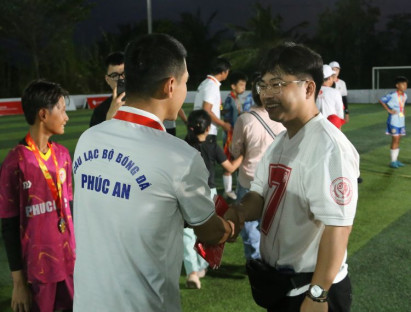  - Ông Trần Đình Phương: “Cầu thủ nhí” không chỉ đào tạo kỹ năng mà còn rèn nhân cách và kỷ luật