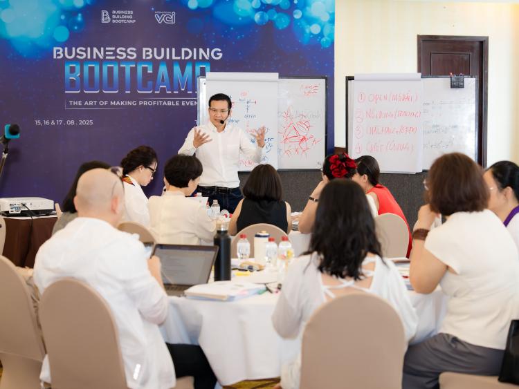 CEO VCI: “Coaching không phải là chữa lành”