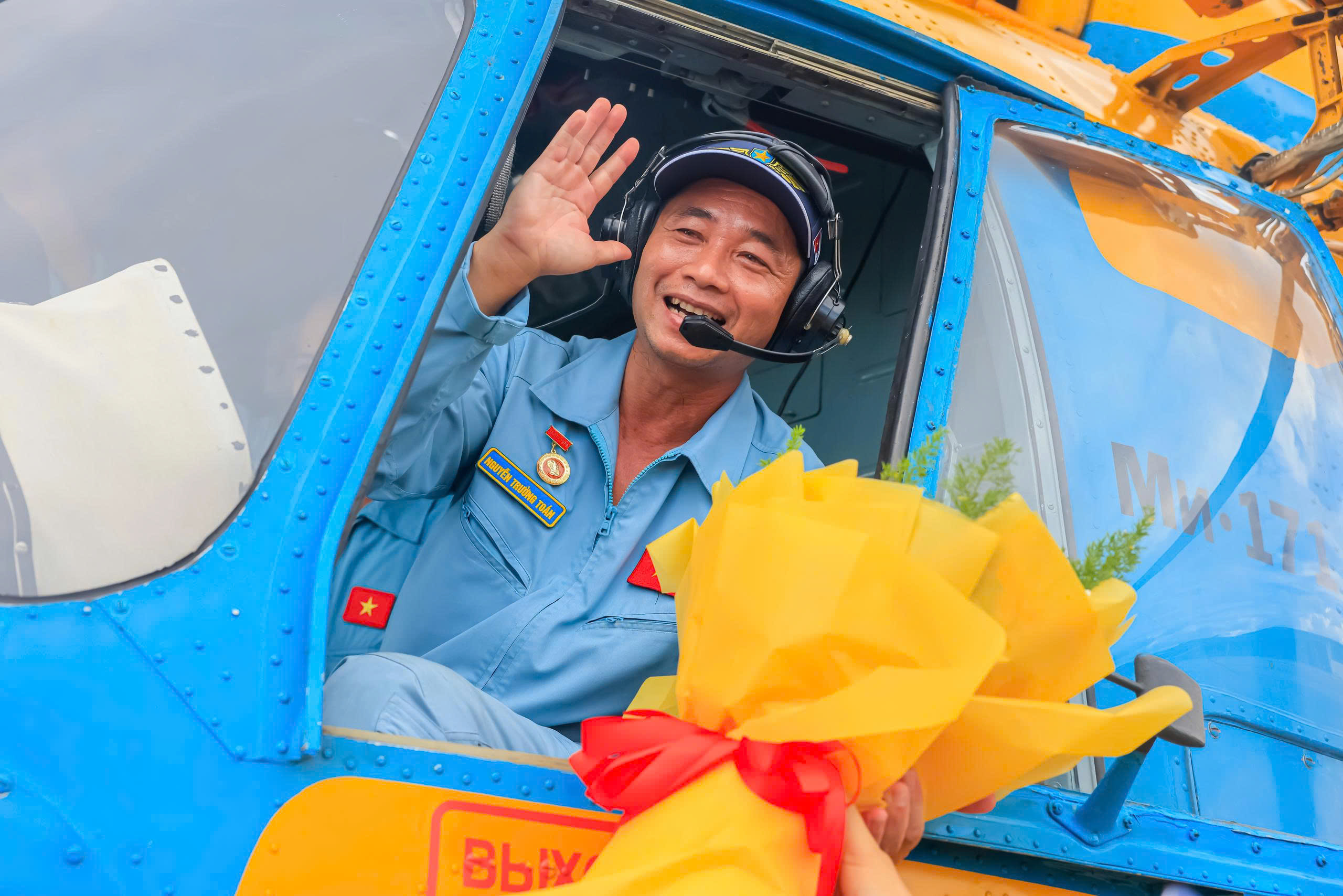 hoan thanh su menh tai a80, “nhung canh chim thep” tro ve phuong nam - 2