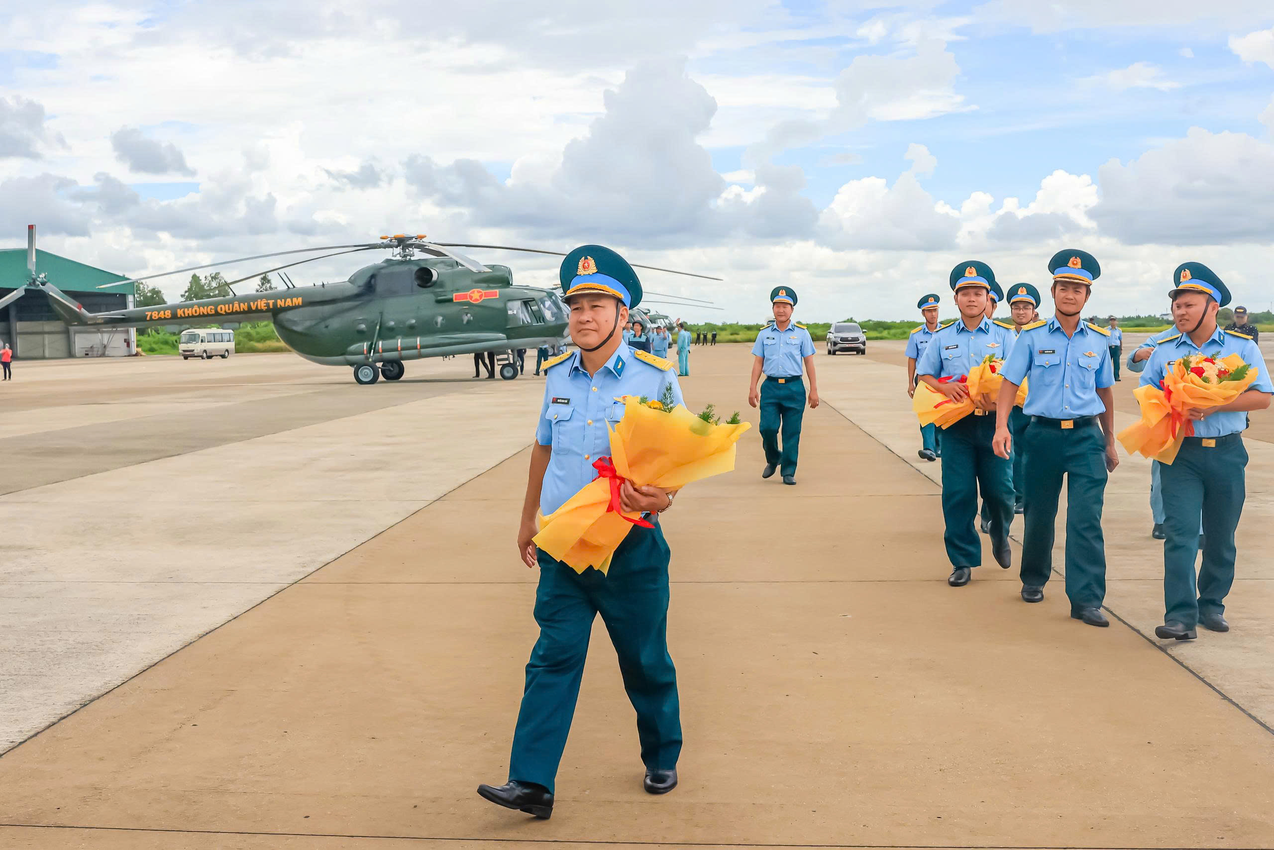 hoan thanh su menh tai a80, “nhung canh chim thep” tro ve phuong nam - 5