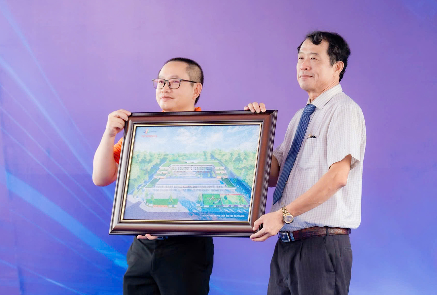 Trường Phổ thông liên cấp FPT Sóc Trăng trao 159 suất học bổng toàn cấp - 2